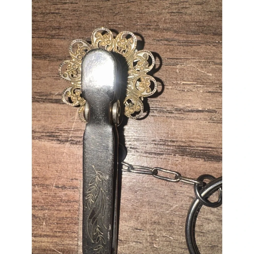 Vintage Kings Key‎ Finder Silver Tone Floral Turquoise Type Stone LA California